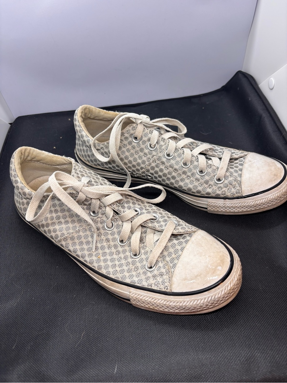 Converse Low-Top Patterned Canvas Sneakers in Off White with Silver Dots